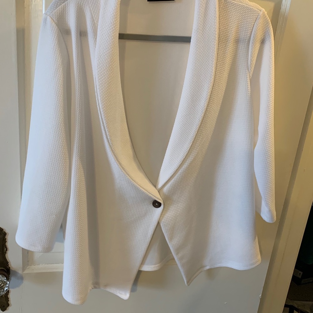 Stitch fix white 3/4 sleeve blazer